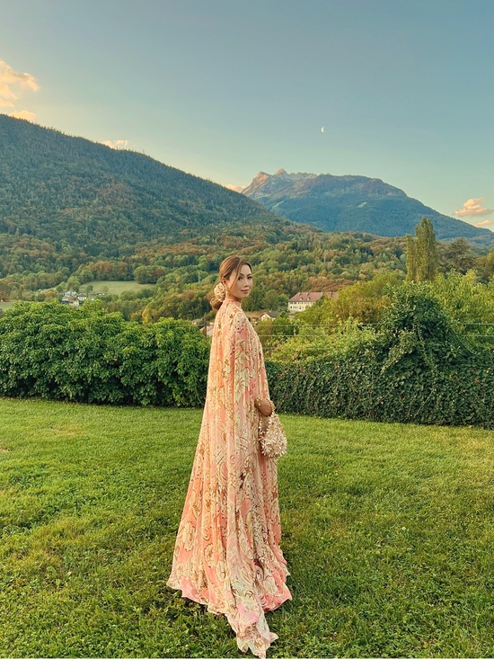 HEMANT & NANDITA Dresses & Skirts - HEMANT & NANDITA Pink and Gold Floral Maxi Cape Dress